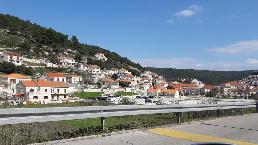 Apartments Nikola Pucisca Εξωτερικό φωτογραφία