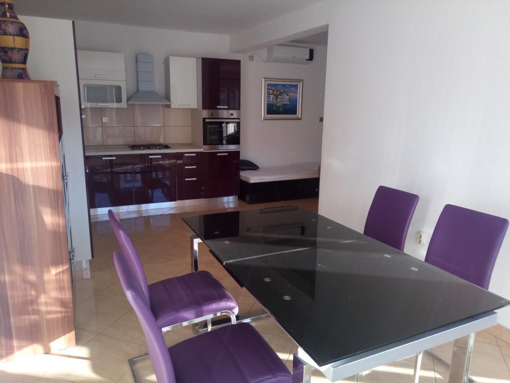 Apartments Nikola Pucisca Εξωτερικό φωτογραφία