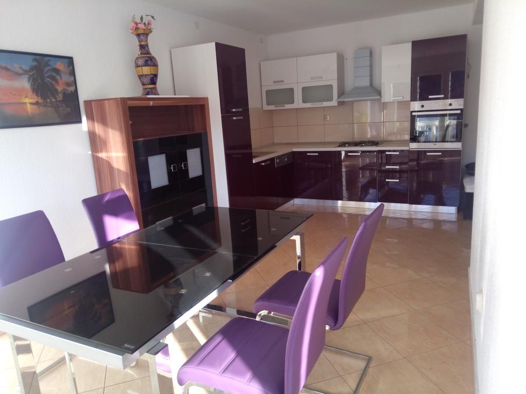 Apartments Nikola Pucisca Εξωτερικό φωτογραφία